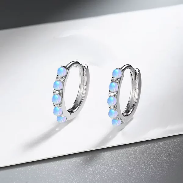 Boucles d'Oreilles Créoles – Argent S925 & Opale Blanche – Design Minimaliste – Image 2