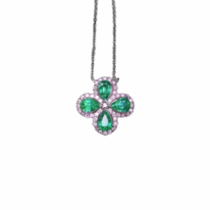 Pendentif “Trèfle d'Émeraude”