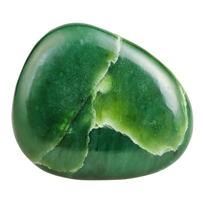 jade-nephrite-canada-vert-fonce-pierre-roulee