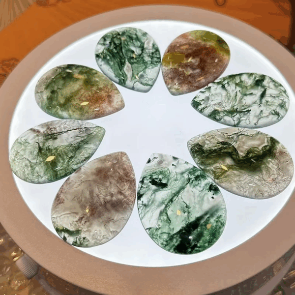Pendentif Agate Mousse – Goutte 37 × 26 × 4 mm – Lacet & Écrin – Image 2
